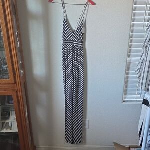 Ark & Co Black and White Chevron Maxi Dress